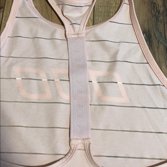 Lorna Jane - Picture 3 of 3